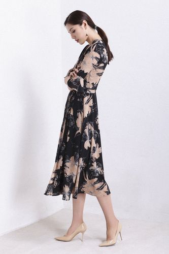 合肥淘宝服装拍摄 合浩琳娜服装选择专业摄影，让每一件衣服都遇见对的展示